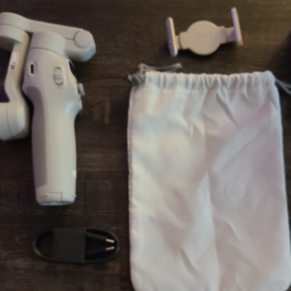 DJI Osmo Mobile 7 Gimbal Stabilizer for iPhone, Android - Picture 7 of 10